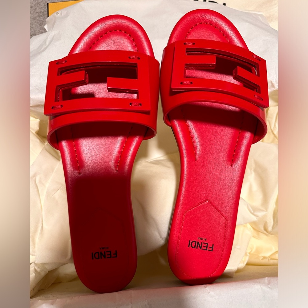 Fendi Baguette Sandal SZ 35.5  New In Box